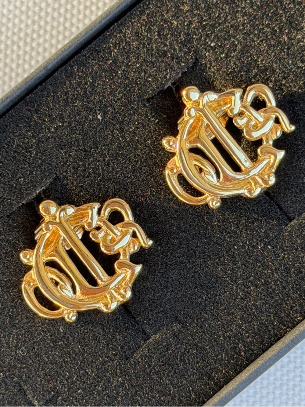 CHRISTIAN DIOR Vintage Crest Gold Plated Clip On Earrings Statement Piece Rare
